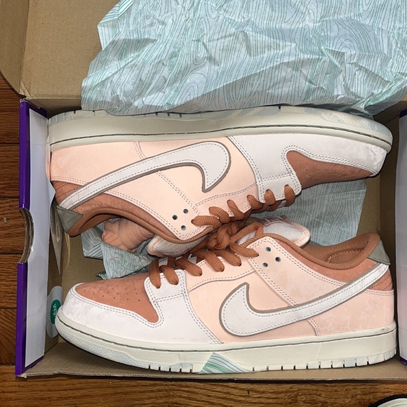 Nike Peach and Beige Sneakers - Picture 3 of 5
